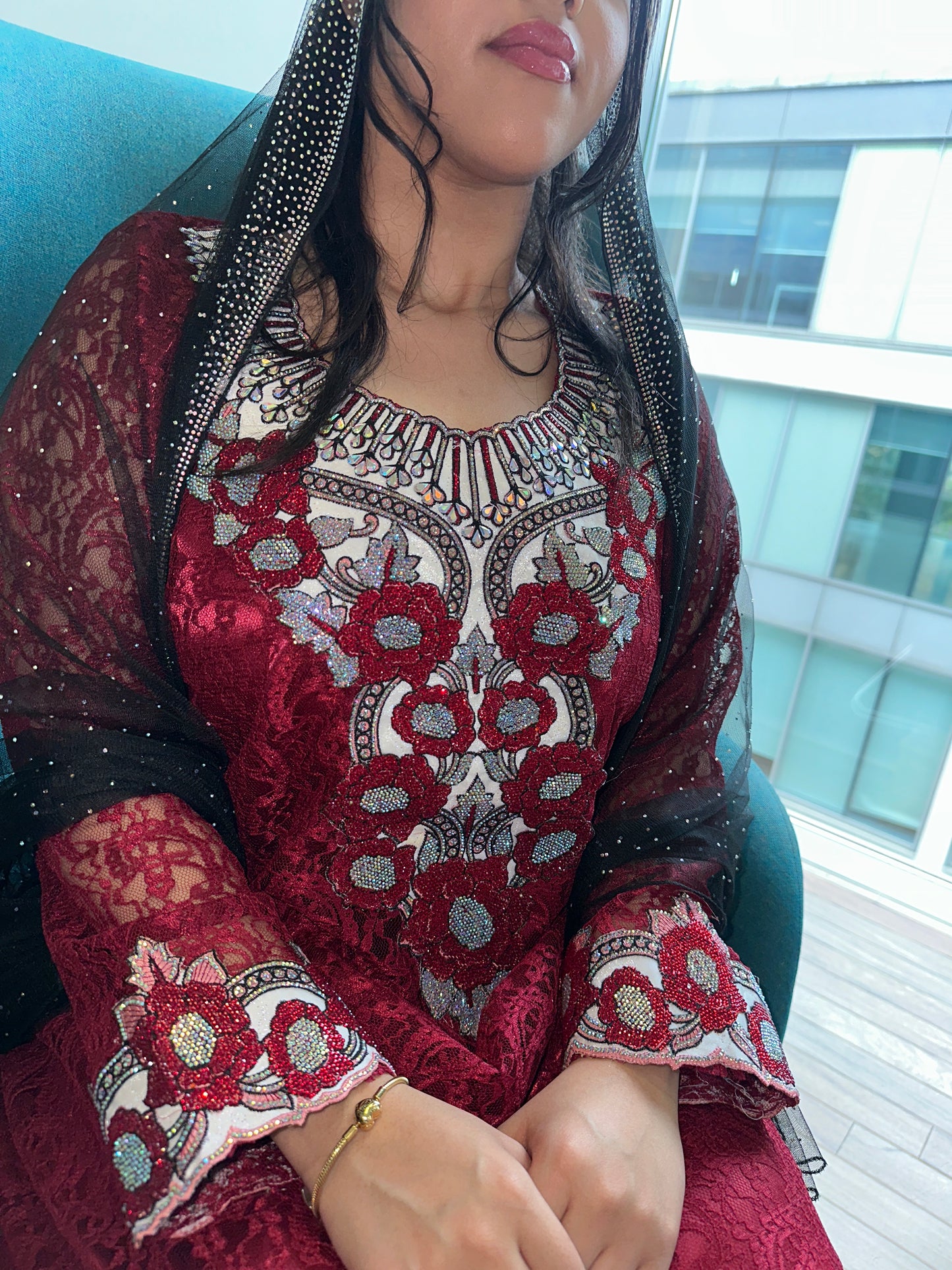 Burgundy lace mkhawar