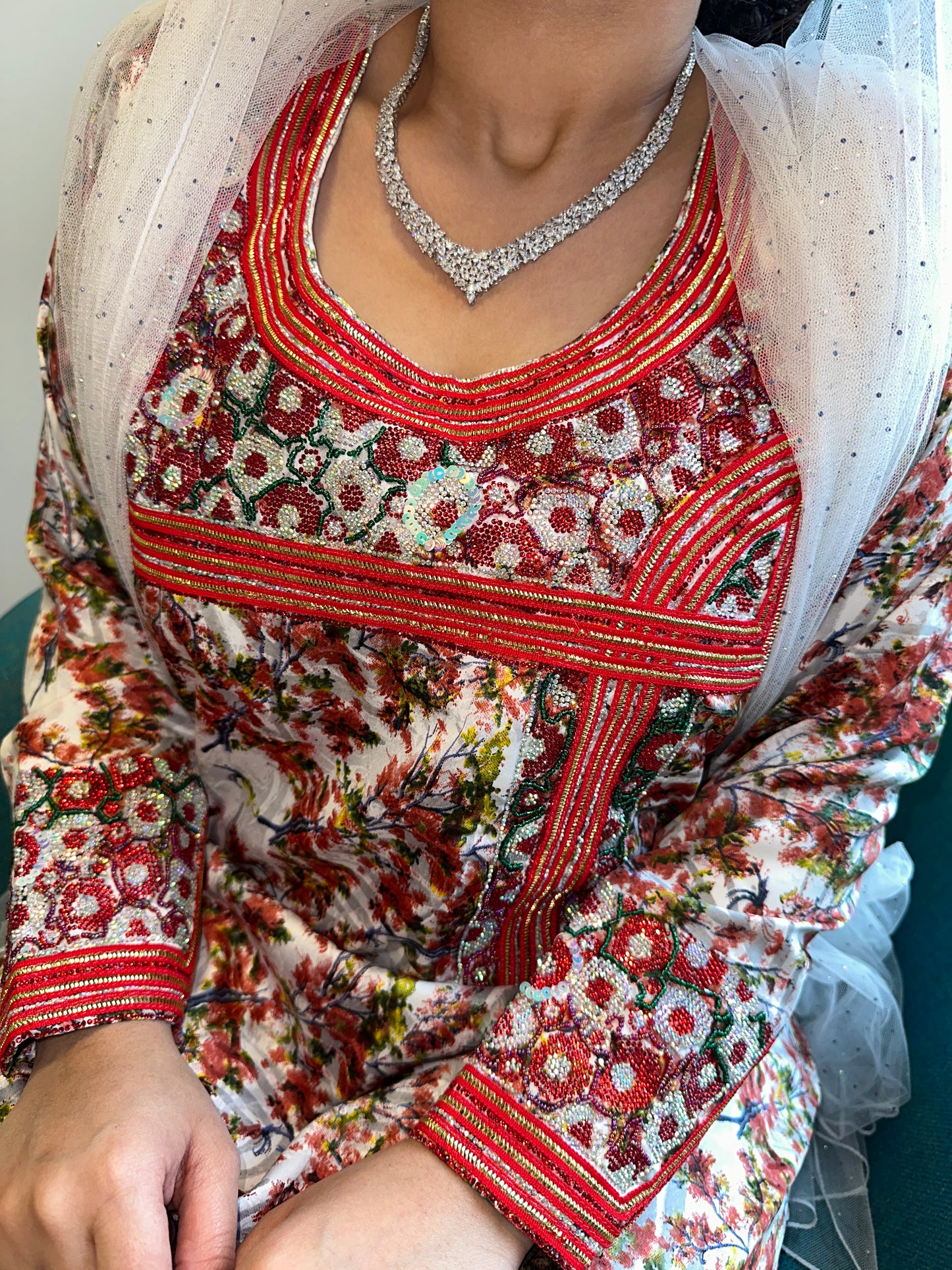 Red mkhawar with Arabic sleeves