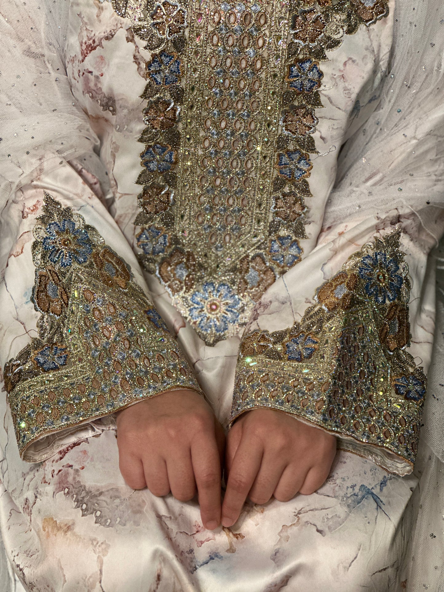 Occasional VIP mkhawar with back corset and cream chiffon Shiela