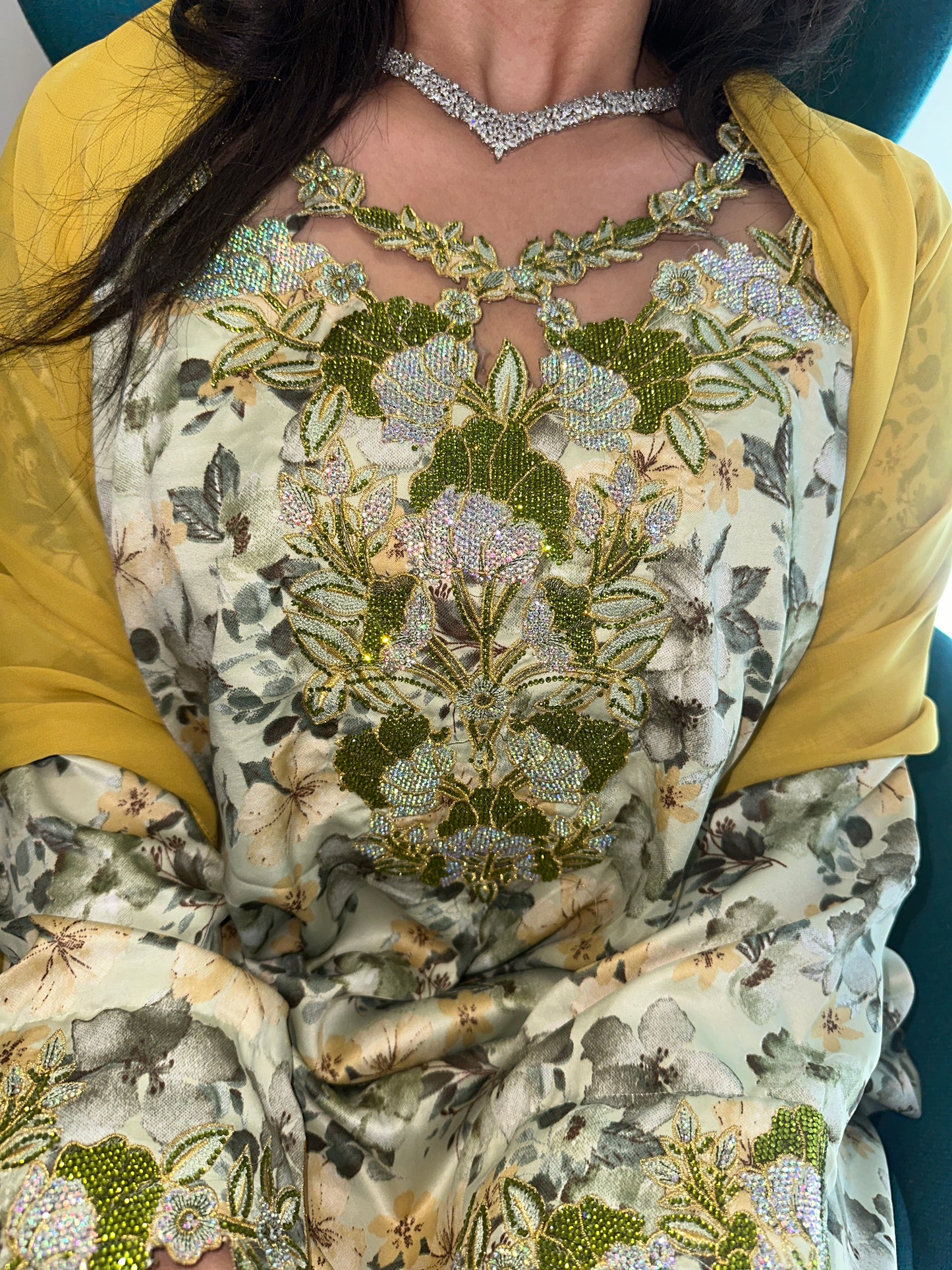 Olive Green mkhawar with matching Shiela