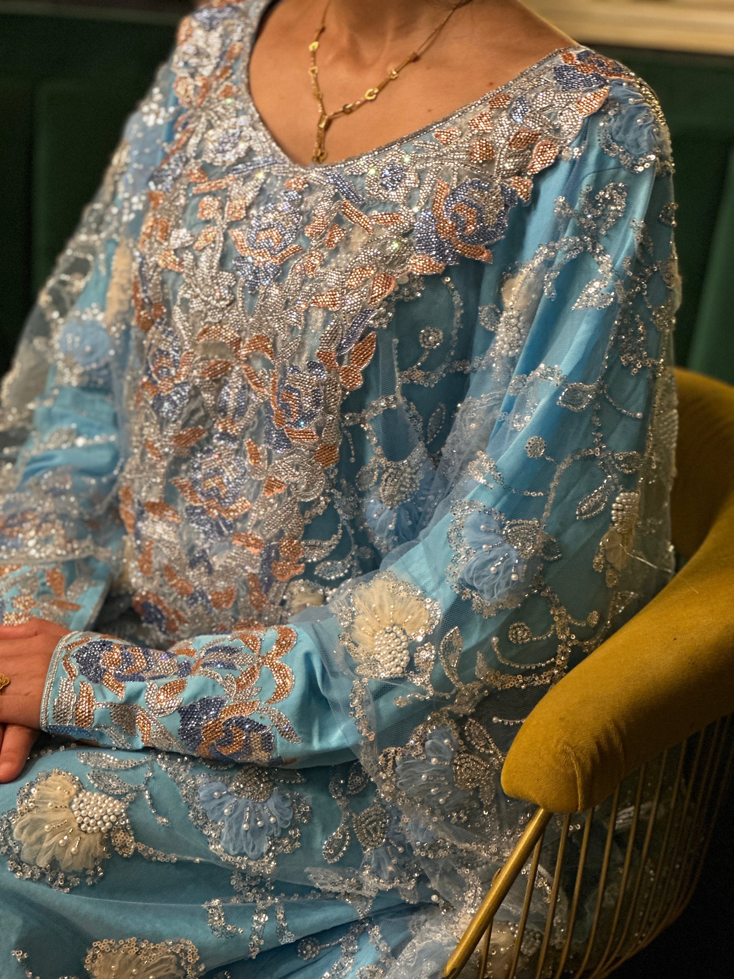 Fully handmade Emirates Thobe, two pieces with cream chiffon Sheila
