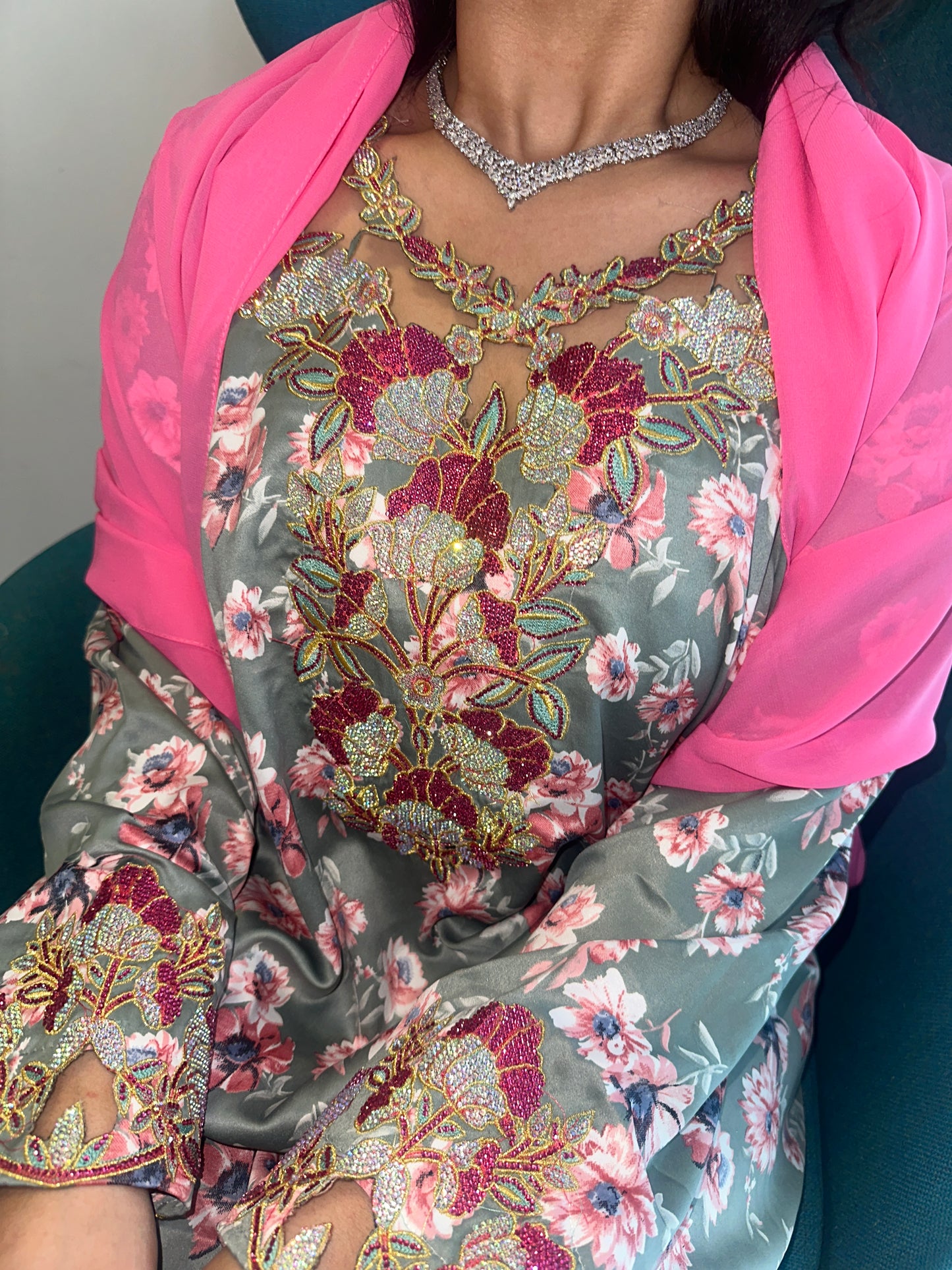 Pink and green mkhawar with matching Shiela