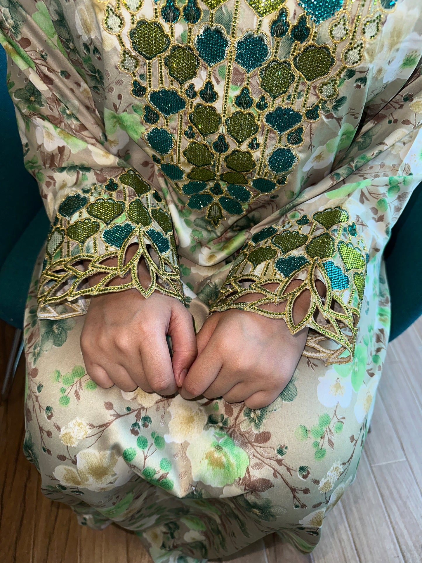 Green mkhawar with matching Sheila