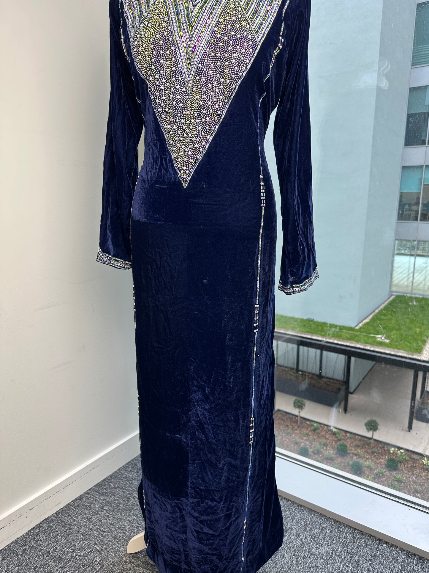 Dark blue velvet Mukhawar