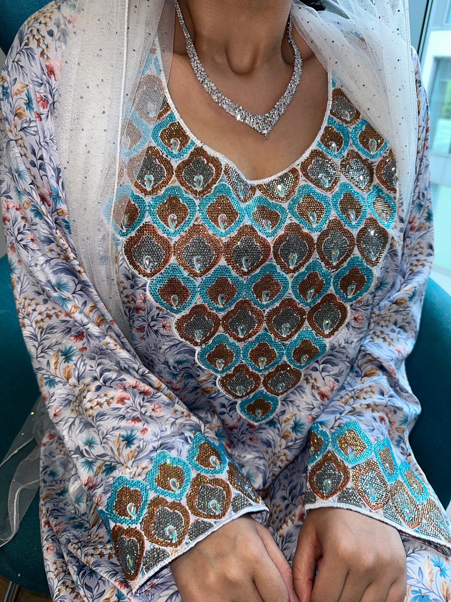 Indonesian silk mkhawar