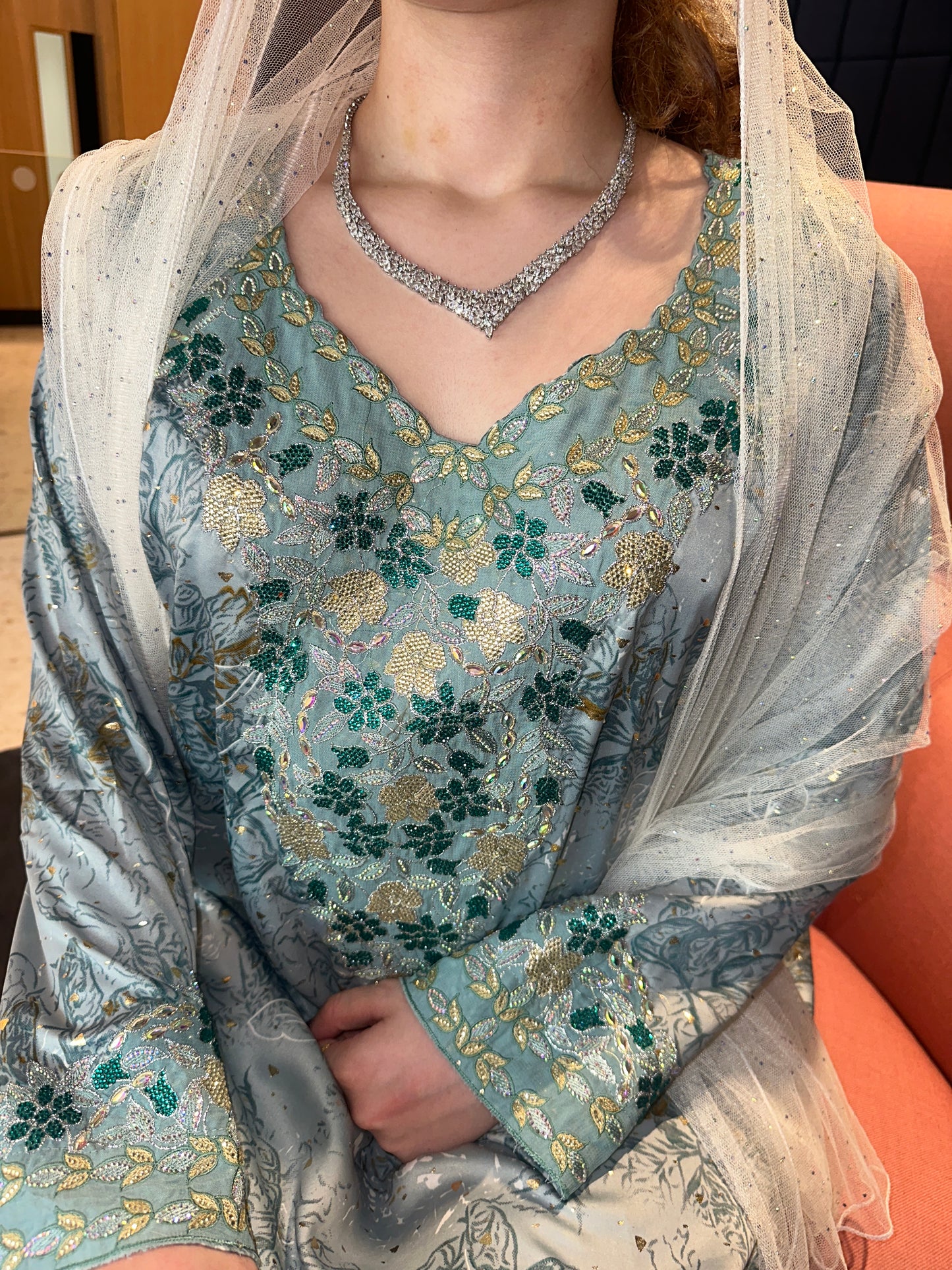 Turquoise enzeray with white chiffon Sheila