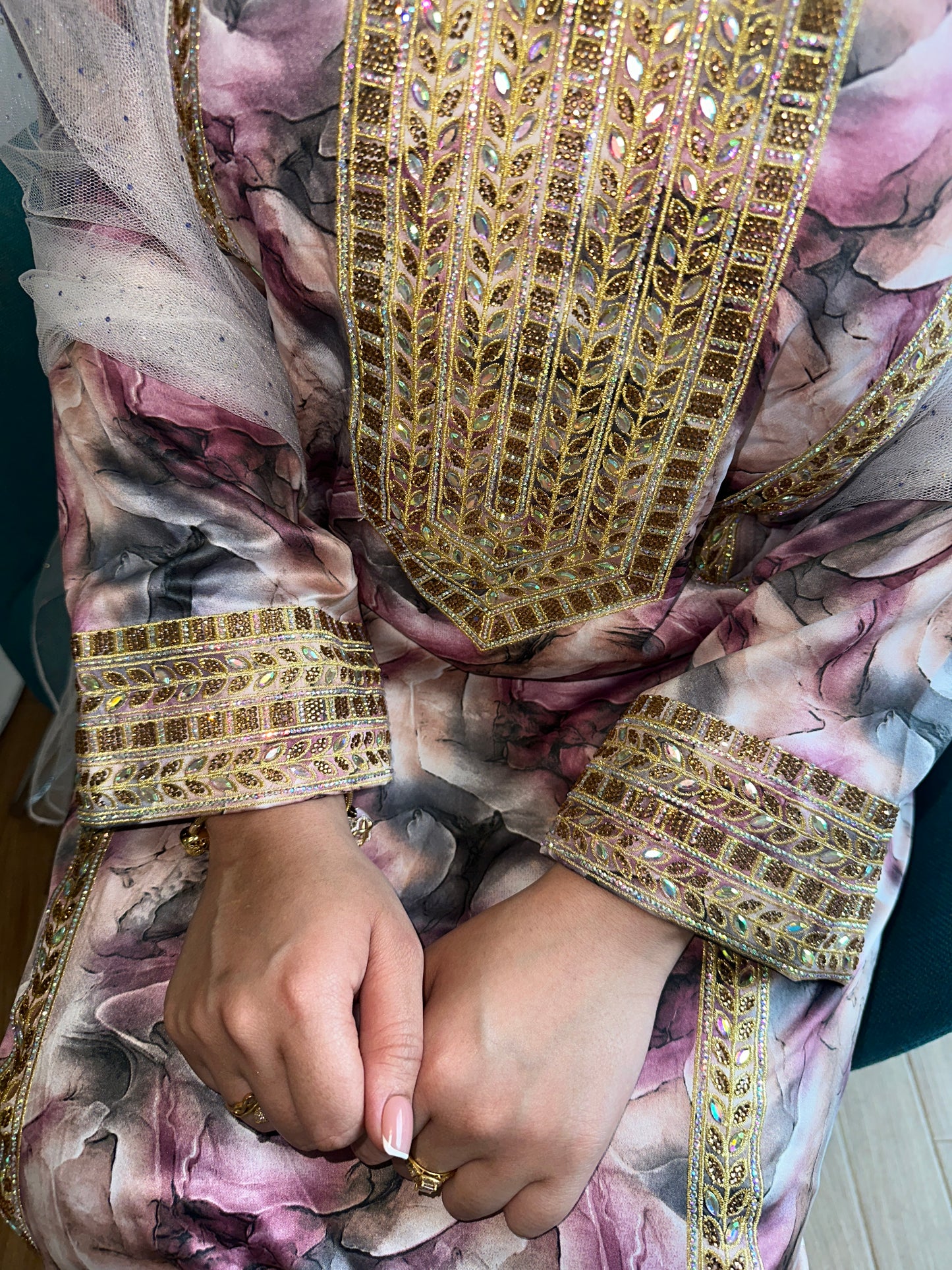 Pink and grey mkhawar