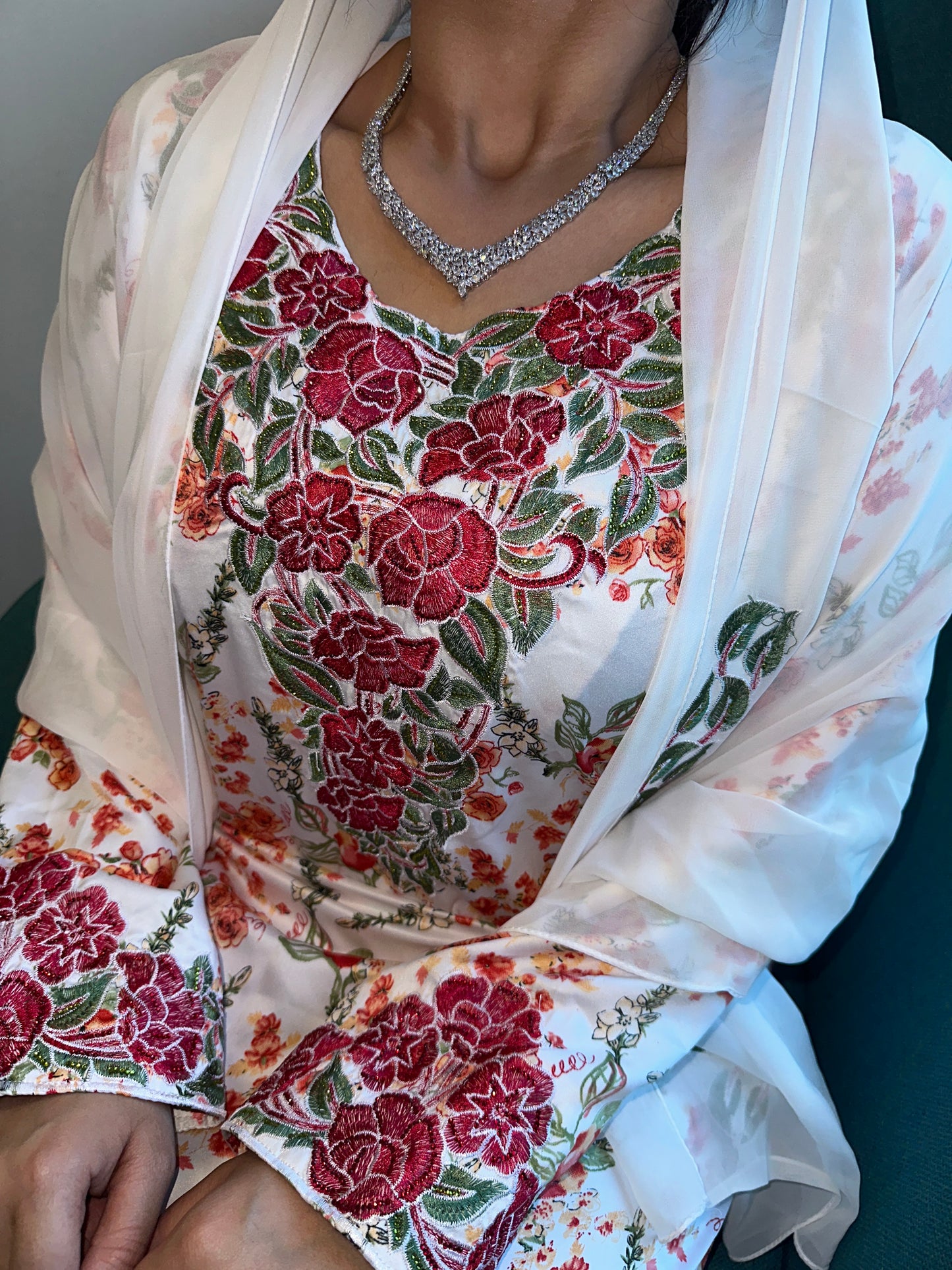 Red and white mkhawar with matching Shiela