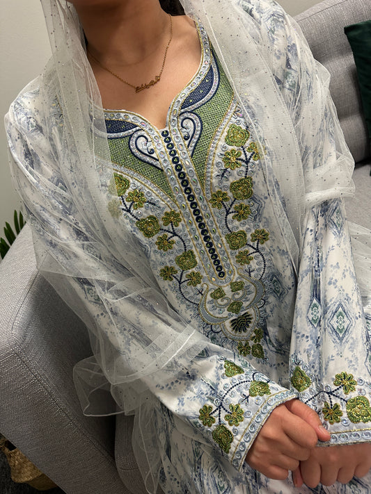 White and green mkhawar