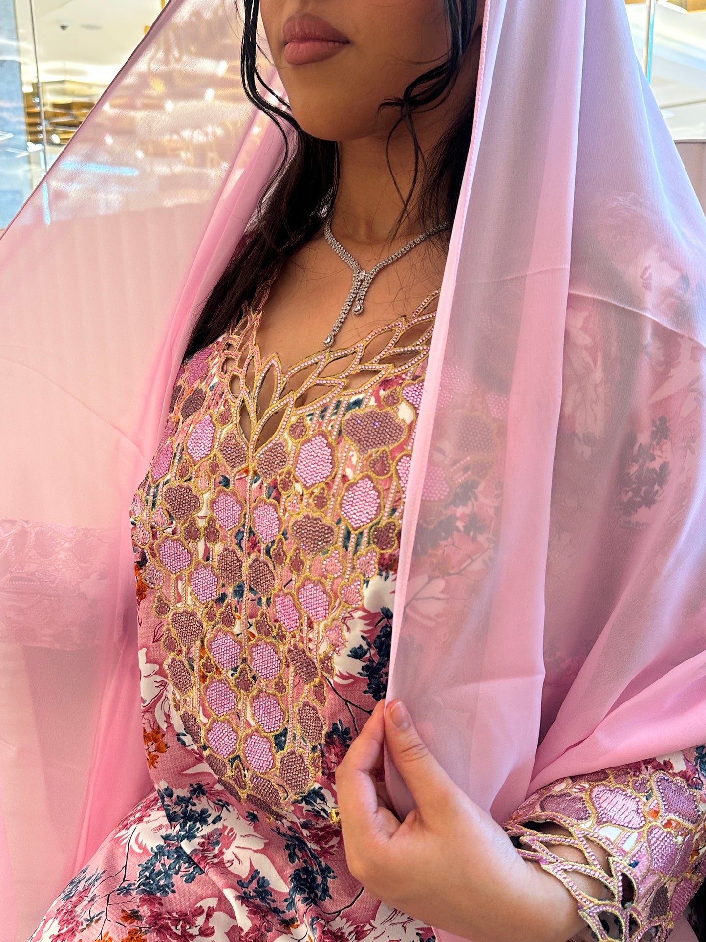 Pink mkhawar with matching while
